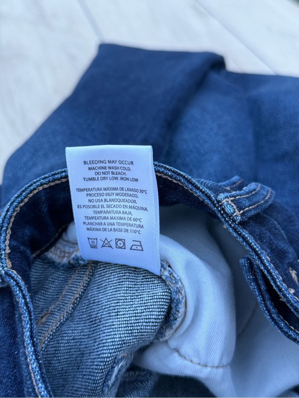 Hidden Jeans Straight Leg Deep Indigo Raw Hem High Rise 24 Baddie Y2K Minimalist - Picture 11 of 13
